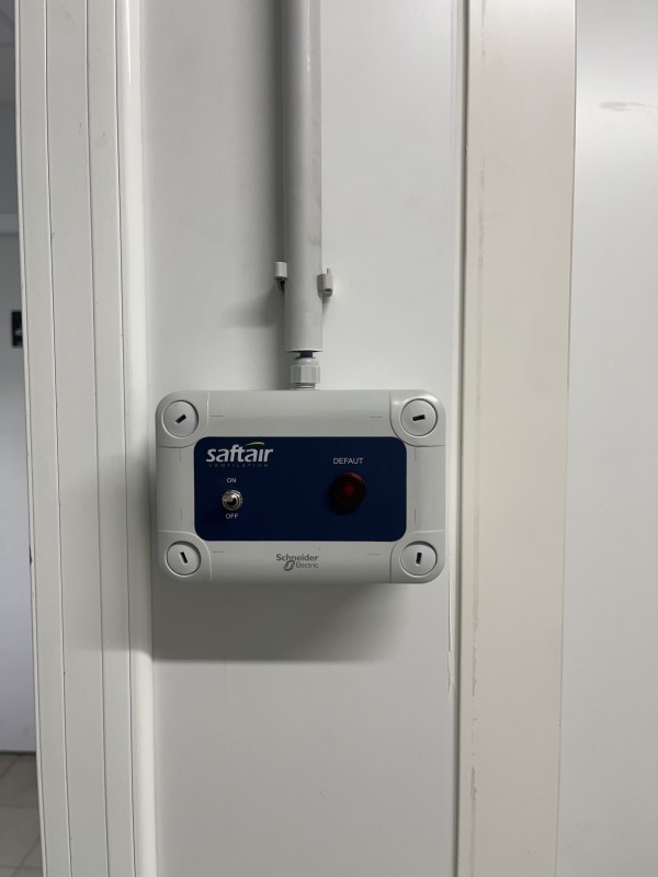 Hottes avec filtres à charbons actifs et lampe UV dans ce Dark Kitchen sur Toulouse  31 haute Garonne