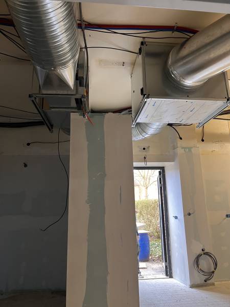 Installation caisson filtre à charbon et caisson 400° 2H dans un restaurant sur ALBI 81 dans le TARN