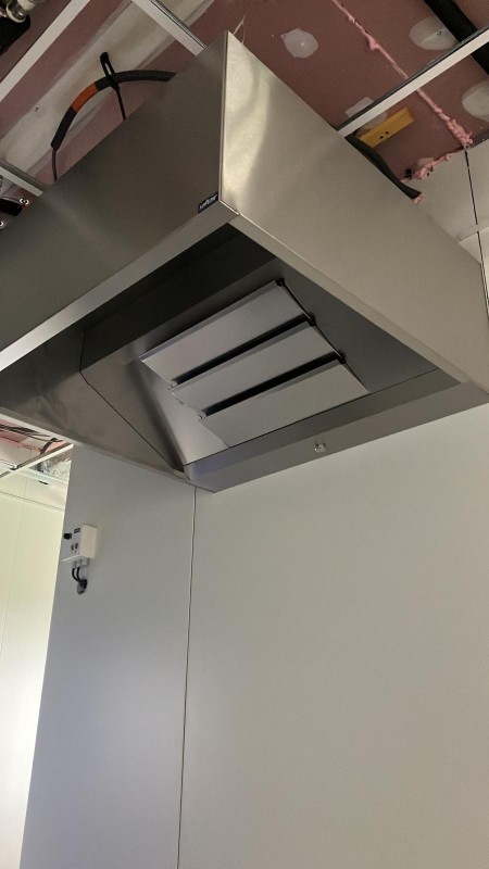 Hotte motorisée avec filtres à vapeur près de Colomiers